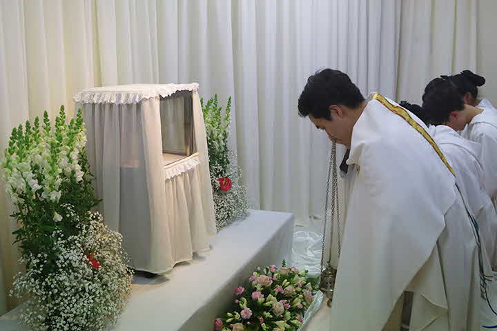 4J_1522379482_rp0.jpg