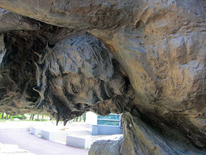 2R_1538308993_J7.jpg